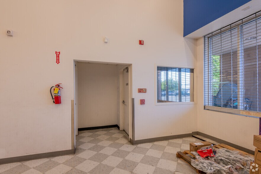 More Photos Of 2800 Power Inn Rd, Sacramento Freestanding For Lease