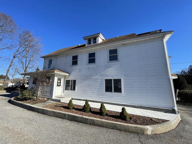 More Photos Of 23 Kiscona Rd, Mount Kisco Office For Sale