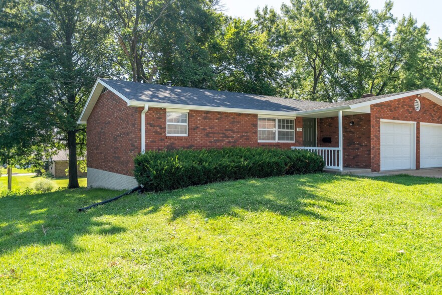 More Photos Of 210 Anderson Ln, Belleville Multifamily For Sale