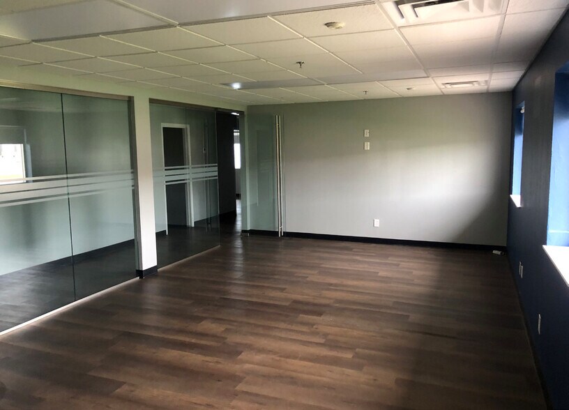 More Photos Of 7915 SW 34th St, Oklahoma City Warehouse For Lease
