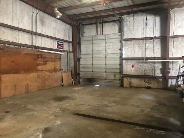 More Photos Of 3022 Buddy Lawrence Blvd, Corpus Christi Warehouse For Lease
