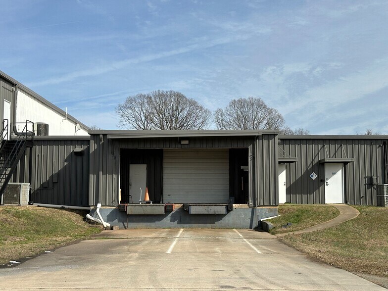 More Photos Of 1455 Harrison Rd, Salisbury Manufacturing For Sale