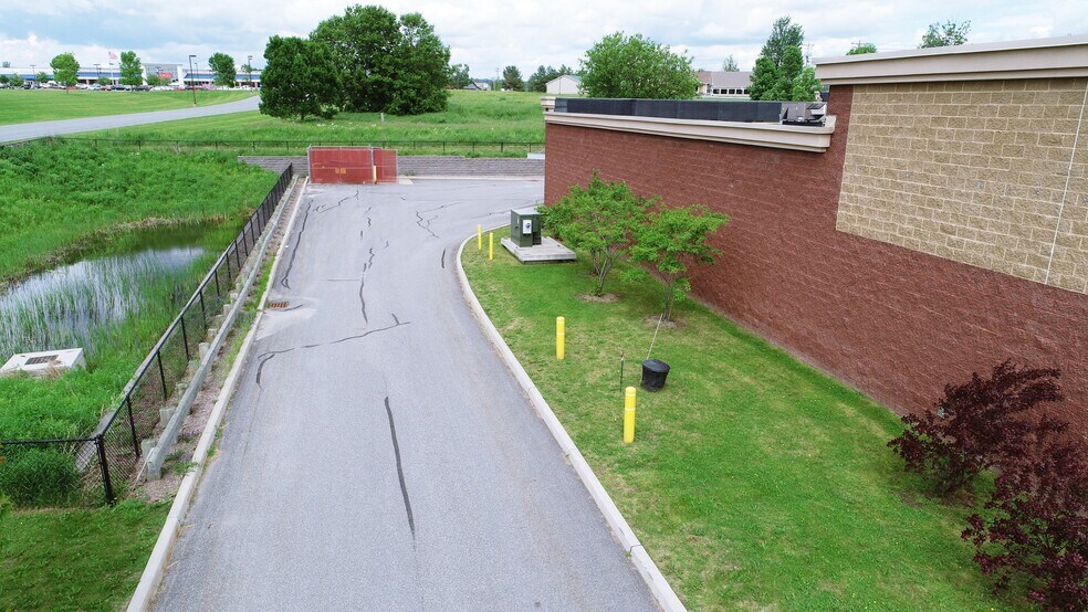 More Photos Of 4730 Us Route 5, Newport Drugstore For Lease