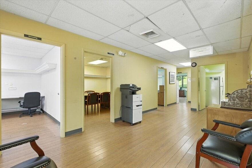 More Photos Of 5405 Twin Knolls Rd, Columbia Medical For Sale