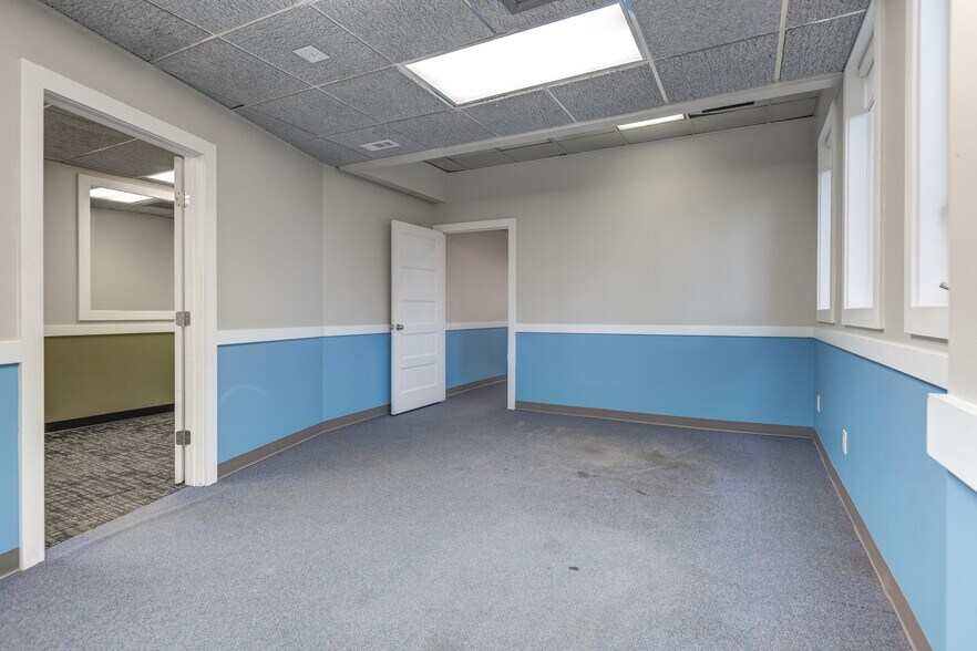 More Photos Of 1575 Hillside Ave, New Hyde Park Medical For Sale