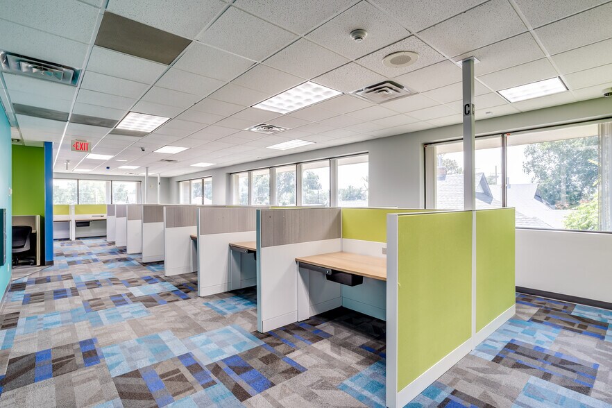 More Photos Of 500 W 1st Ave, Hutchinson Office For Sale