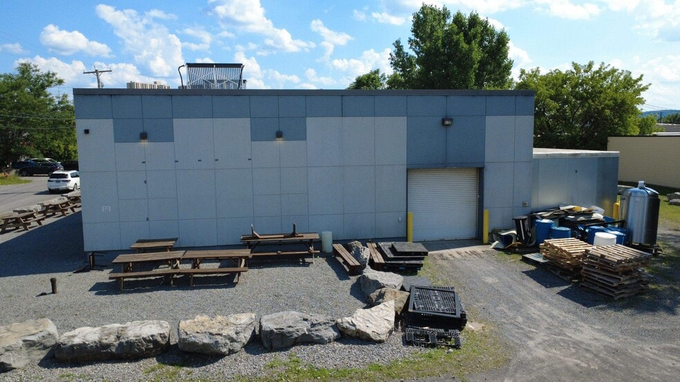 More Photos Of 115 Game Rd, Syracuse Restaurant For Lease