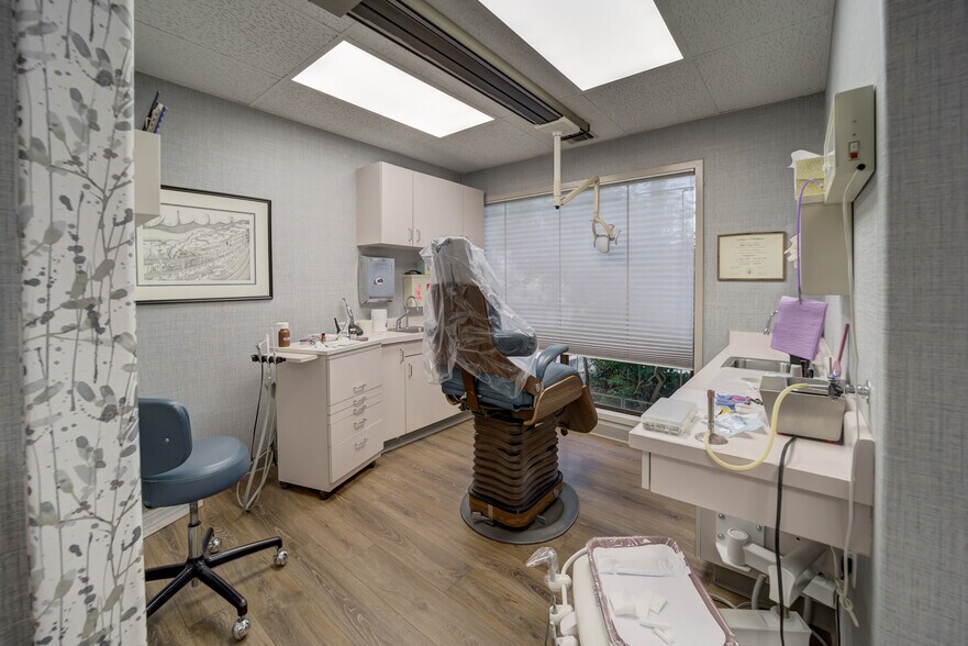 More Photos Of 2650 21st St, Sacramento Medical For Sale