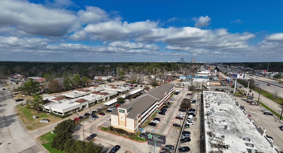 More Photos Of 150 Valley Wood Dr, Spring Hotel For Sale