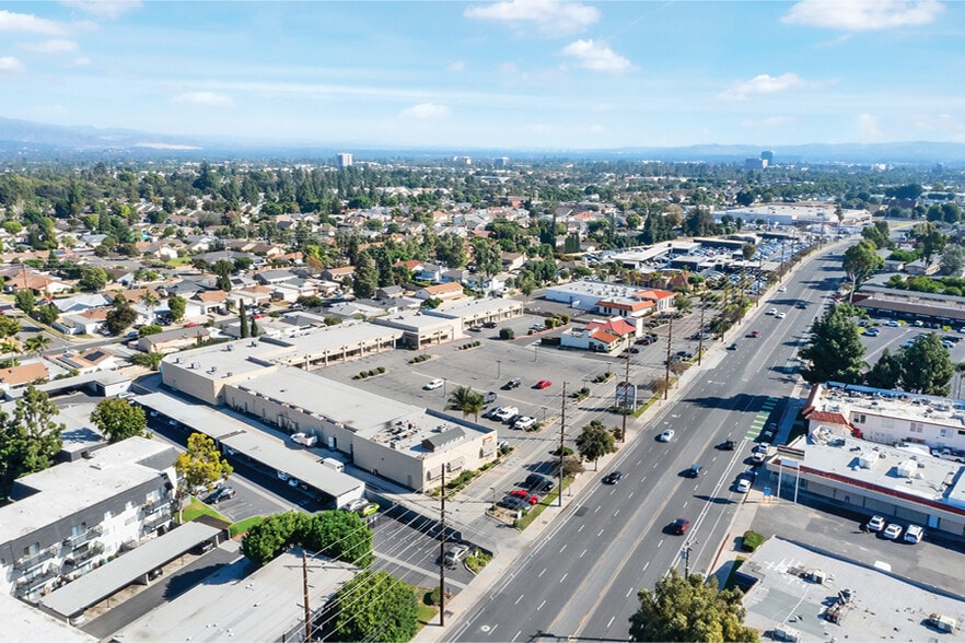 More Photos Of 2521-2525 N Grand Ave, Santa Ana Storefront For Sale