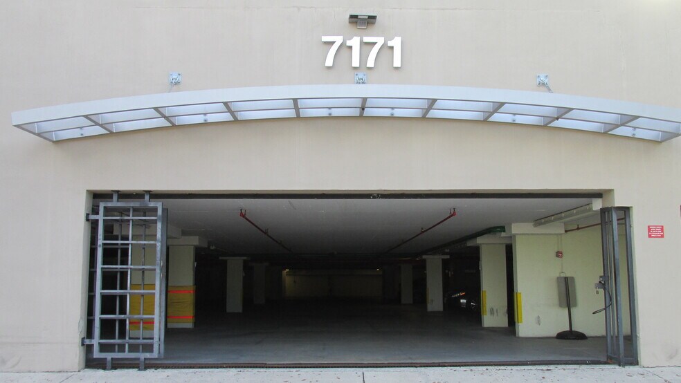 More Photos Of 7171 SW 62nd Ave, South Miami Medical For Lease