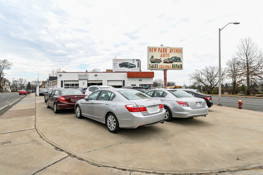 More Photos Of 385 New Park Ave, Hartford Auto Repair For Sale