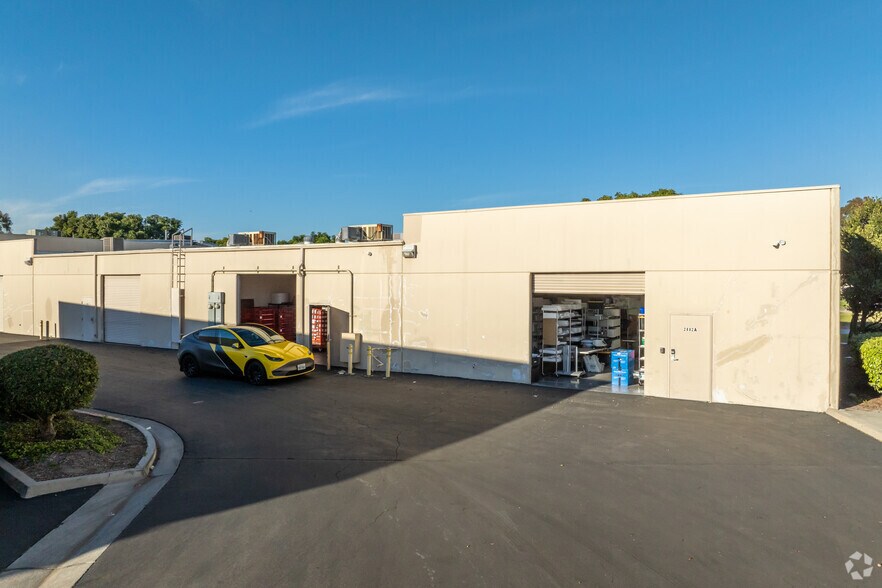 More Photos Of 2882 Walnut Ave, Tustin Light Manufacturing For Lease