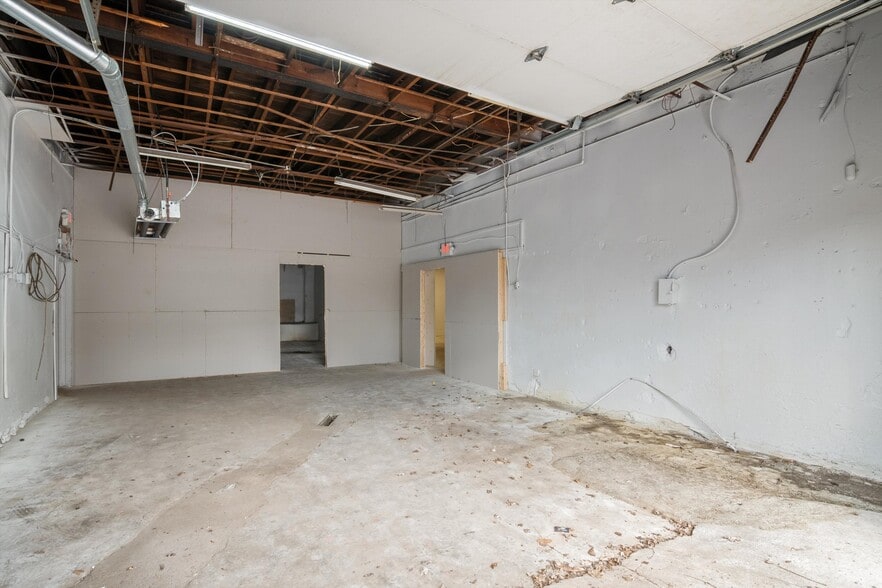 More Photos Of 300 E 8 Mile Rd, Detroit Warehouse For Lease
