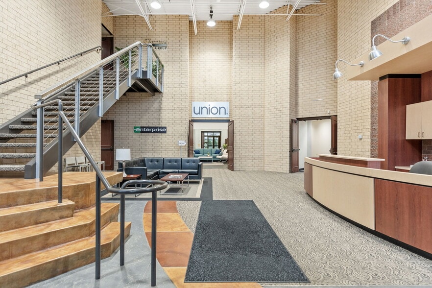 More Photos Of 2905 Lexington Ave S, Eagan Flex For Sale