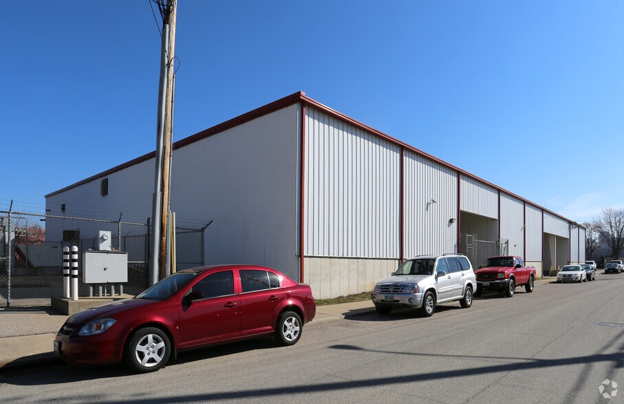 More Photos Of 1249-1257 W 7th St, Cincinnati Warehouse For Lease