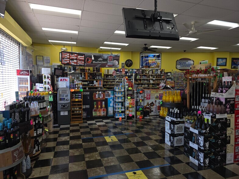 More Photos Of 6500 Frederick Rd, Catonsville General Retail For Sale