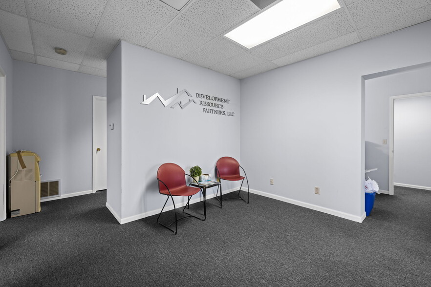 More Photos Of 4171-4193 Crescent Dr, Saint Louis Medical For Sale