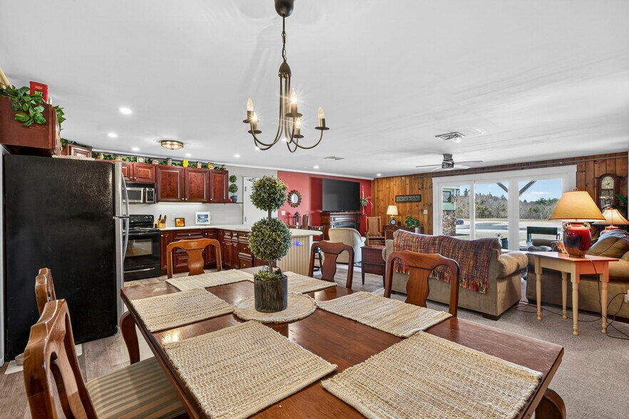 More Photos Of 16 Colls Farm Rd, Jaffrey Freestanding For Sale