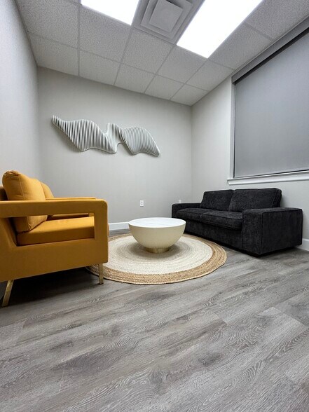 More Photos Of 3129 Kingsley Dr, Pearland Medical For Lease