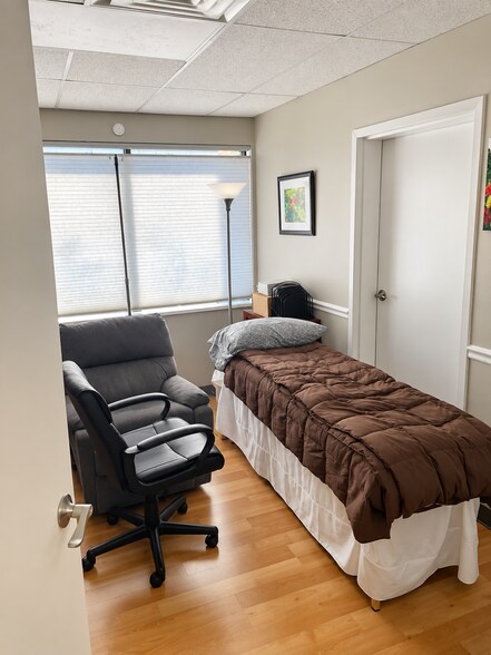 More Photos Of 11870-11872 Sunrise Valley Dr, Reston Office For Sale