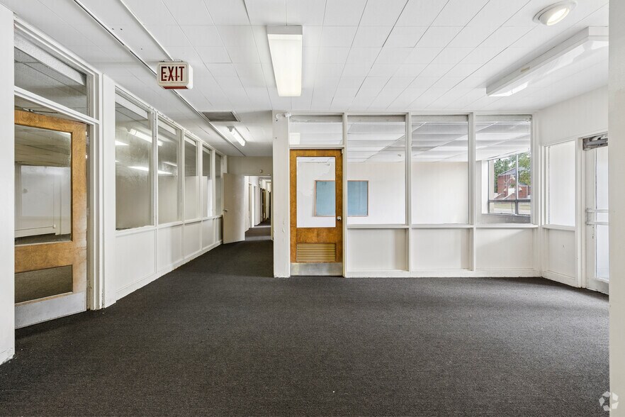 More Photos Of 131 University Dr, Pontiac Health Club For Sale