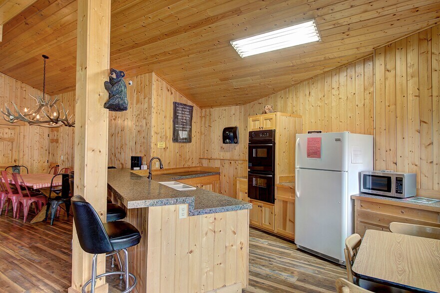 More Photos Of 23113 Rollins Lakeshore Dr, Rollins General Retail For Sale