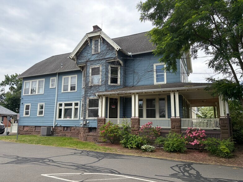 More Photos Of 144 S Main St, Wallingford Office For Sale