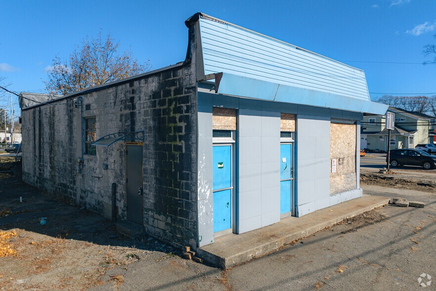 More Photos Of 472-474 Concord St, Framingham Auto Repair For Sale