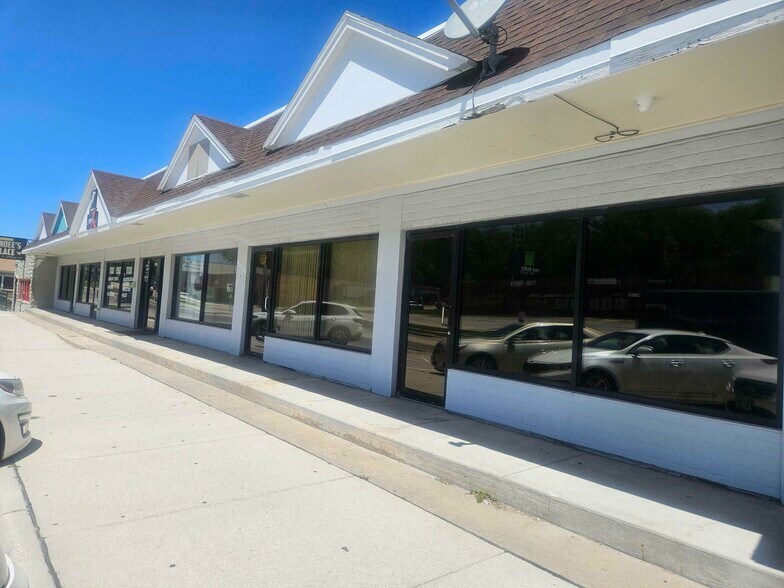 More Photos Of 7002-7006 Maple St, Omaha Freestanding For Lease