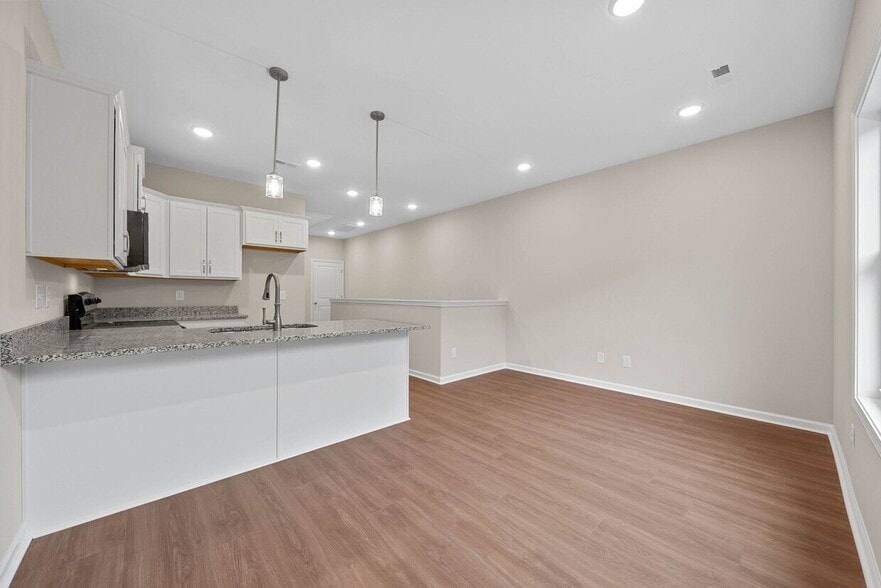 More Photos Of 329 Cedar Ct, Clarksville Apartments For Sale