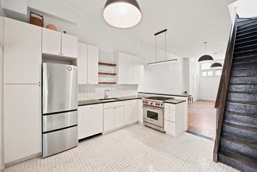 More Photos Of 251 Graham Ave, Brooklyn Storefront Retail Residential For Sale