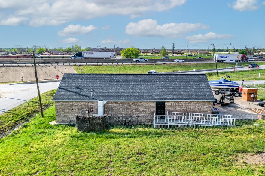 More Photos Of 720 E Lamar St, Royse City Freestanding For Sale