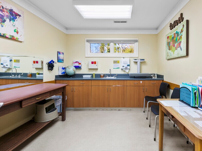 More Photos Of 157 Medical Park Dr, Brevard Medical For Sale