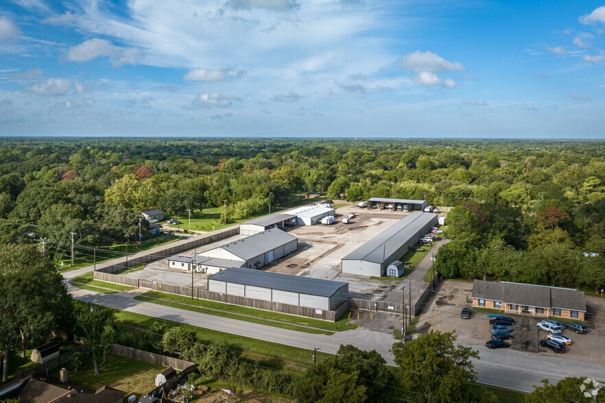 More Photos Of 1618 Callaway Dr, Alvin Warehouse For Lease