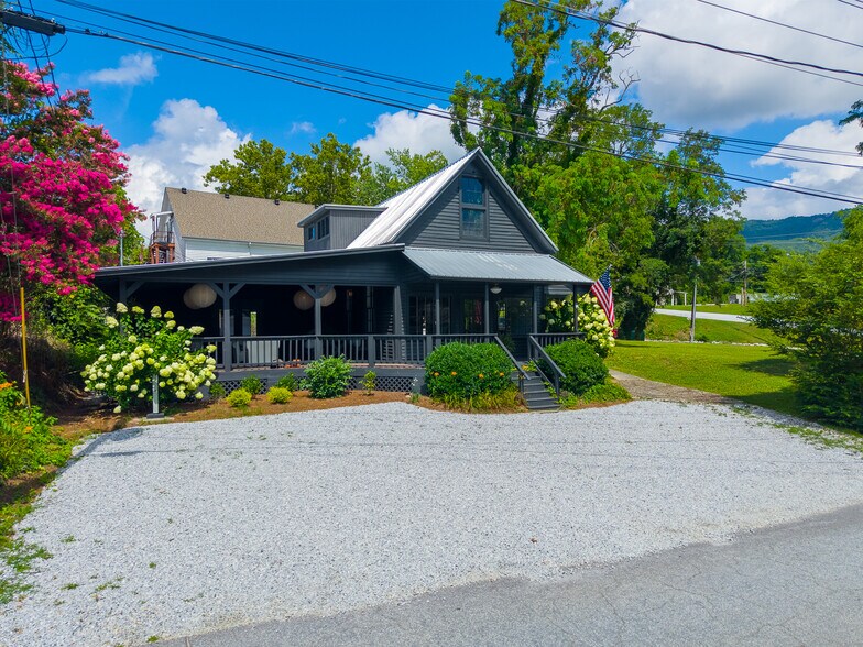 More Photos Of 31 Earl St, Clayton General Retail For Sale