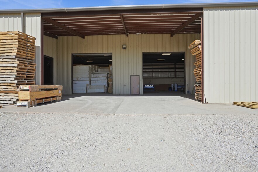 More Photos Of 14220 S Meridian Ave, Oklahoma City Warehouse For Sale