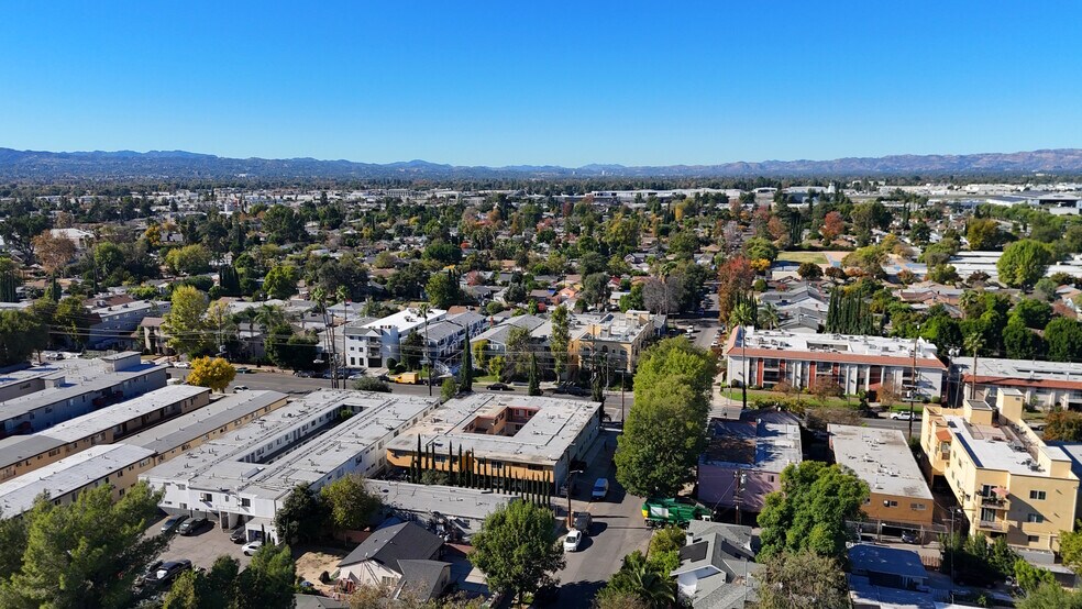 More Photos Of 7454 Haskell Ave, Van Nuys Apartments For Sale