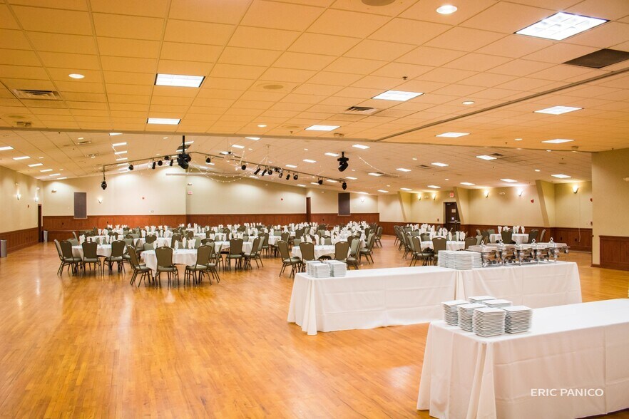 More Photos Of 2809 N Pontiac Dr, Janesville Lodge Meeting Hall For Sale