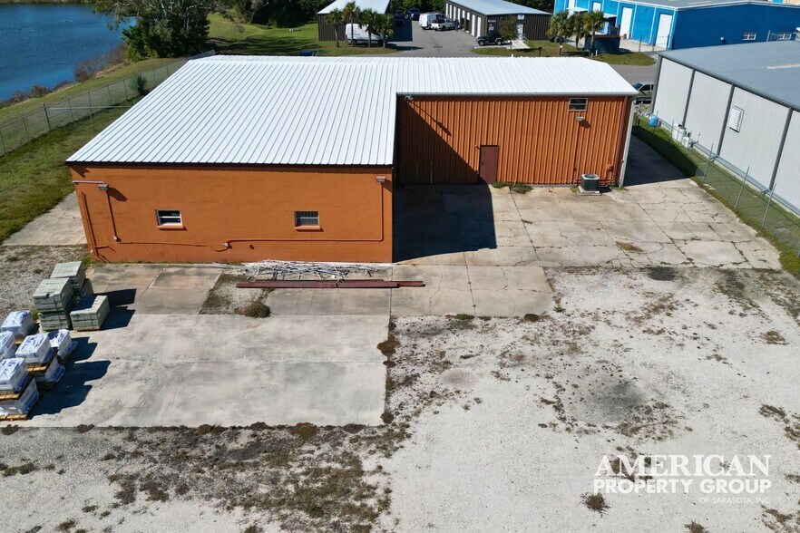 More Photos Of 6099 Deacon Rd, Sarasota Warehouse For Lease