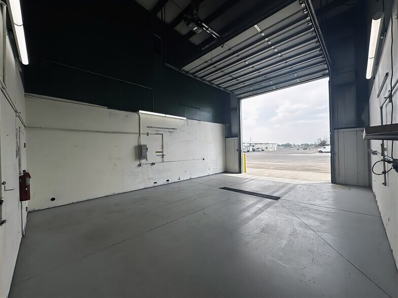 More Photos Of 2948 I-70 Business Loop, Grand Junction Warehouse For Lease