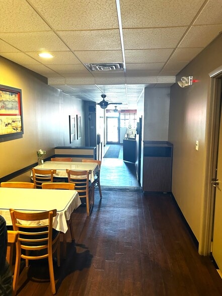 More Photos Of 721 King St, Wilmington Restaurant For Sale