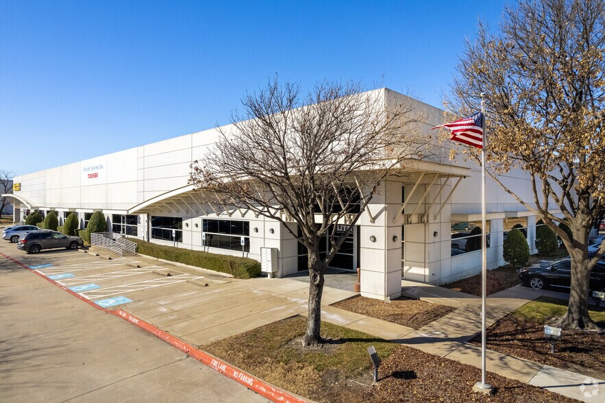 More Photos Of 3001 E Plano Pky, Plano Light Manufacturing For Lease