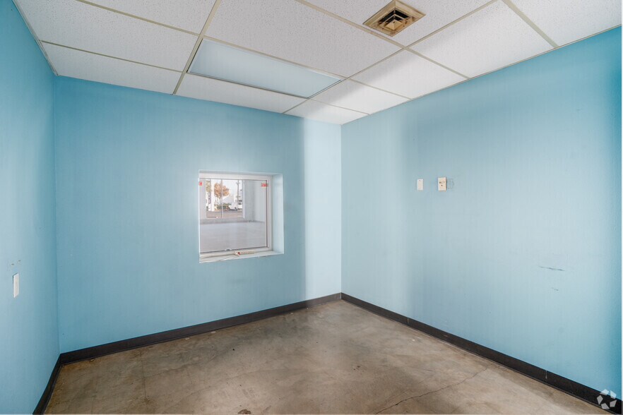 More Photos Of 3216-3254 E Broadway St, Pearland Unknown For Lease