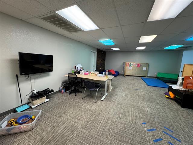 More Photos Of 1029 E Washington Ave, Mcalester Rehabilitation Center For Sale