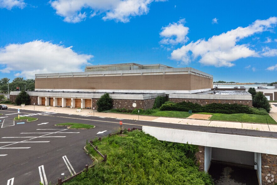 Primary Photo Of 100 Neshaminy Mall, Bensalem Department Store For Sale