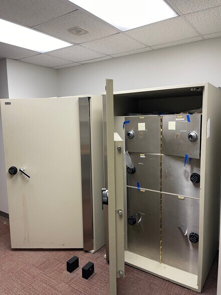 More Photos Of 15030 Idlewild Rd, Stallings Bank For Lease