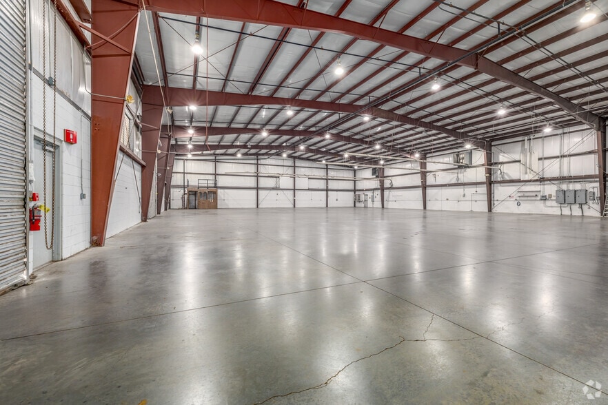 More Photos Of 4507 36th St, Orlando Service For Lease