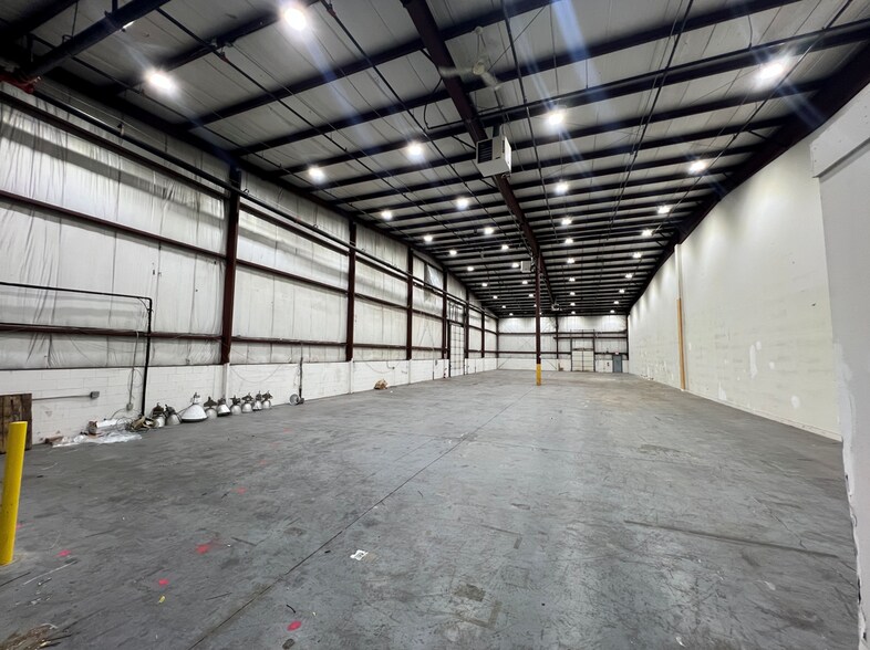 More Photos Of 202 W Parkway Dr, Egg Harbor Township Warehouse For Lease