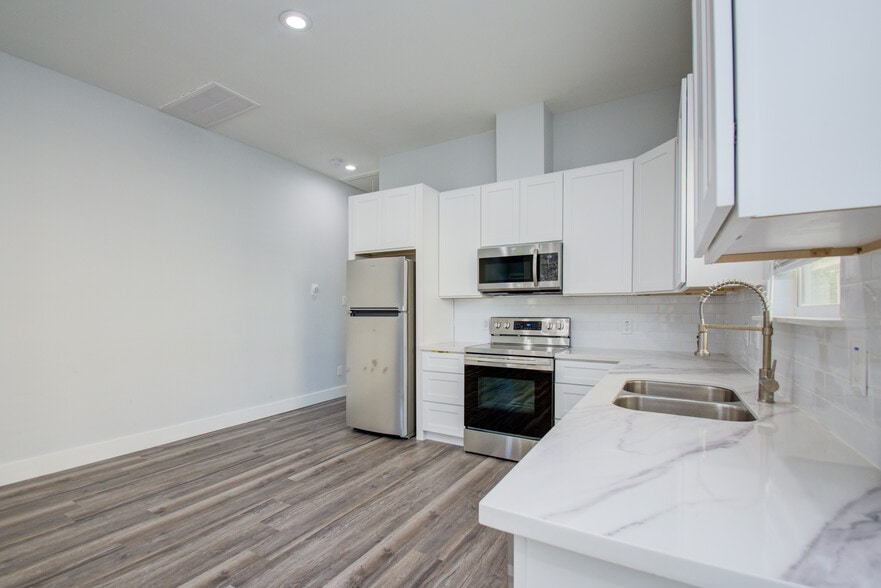 More Photos Of 2620 Delafield St, Houston Apartments For Sale